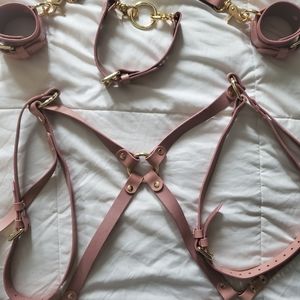 Pink marie mur leg garter,handcuffs and collar